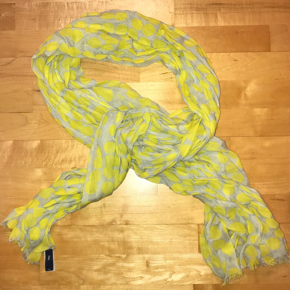 Gap scarf